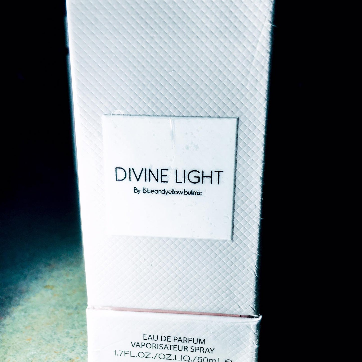 DIVINE LIGHT by Blueandyellowbulimic Unisex cologne/perfume